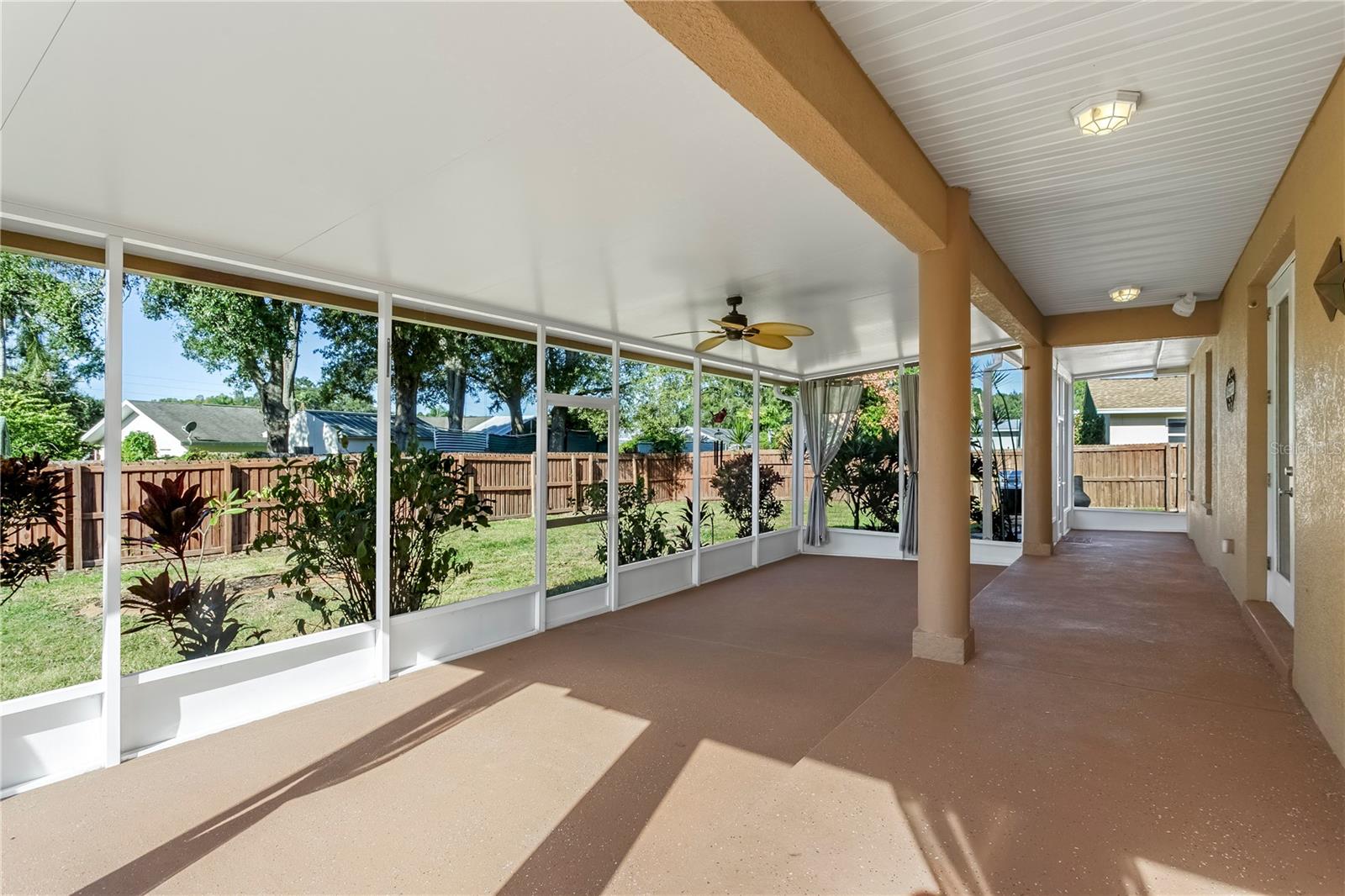 Image 24 of 35 For 22454 Weeks Boulevard