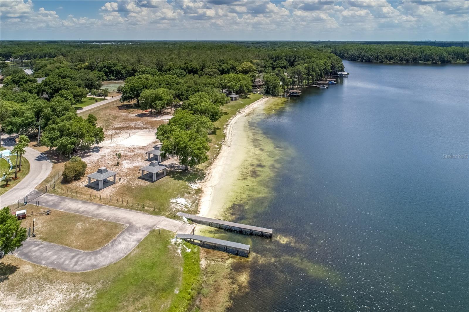 Image 32 of 35 For 22454 Weeks Boulevard