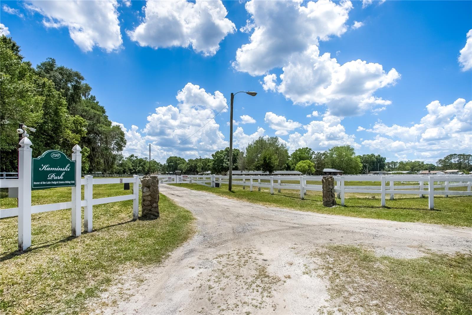 Image 33 of 35 For 22454 Weeks Boulevard