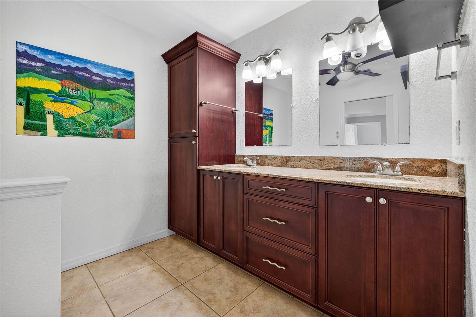 Listing photo id 10 for 783 Placido Way Ne