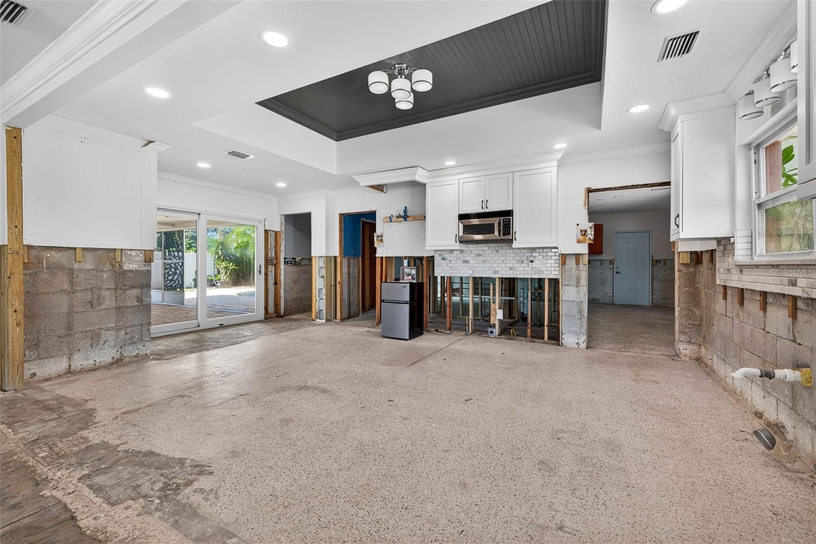 Listing photo id 17 for 783 Placido Way Ne