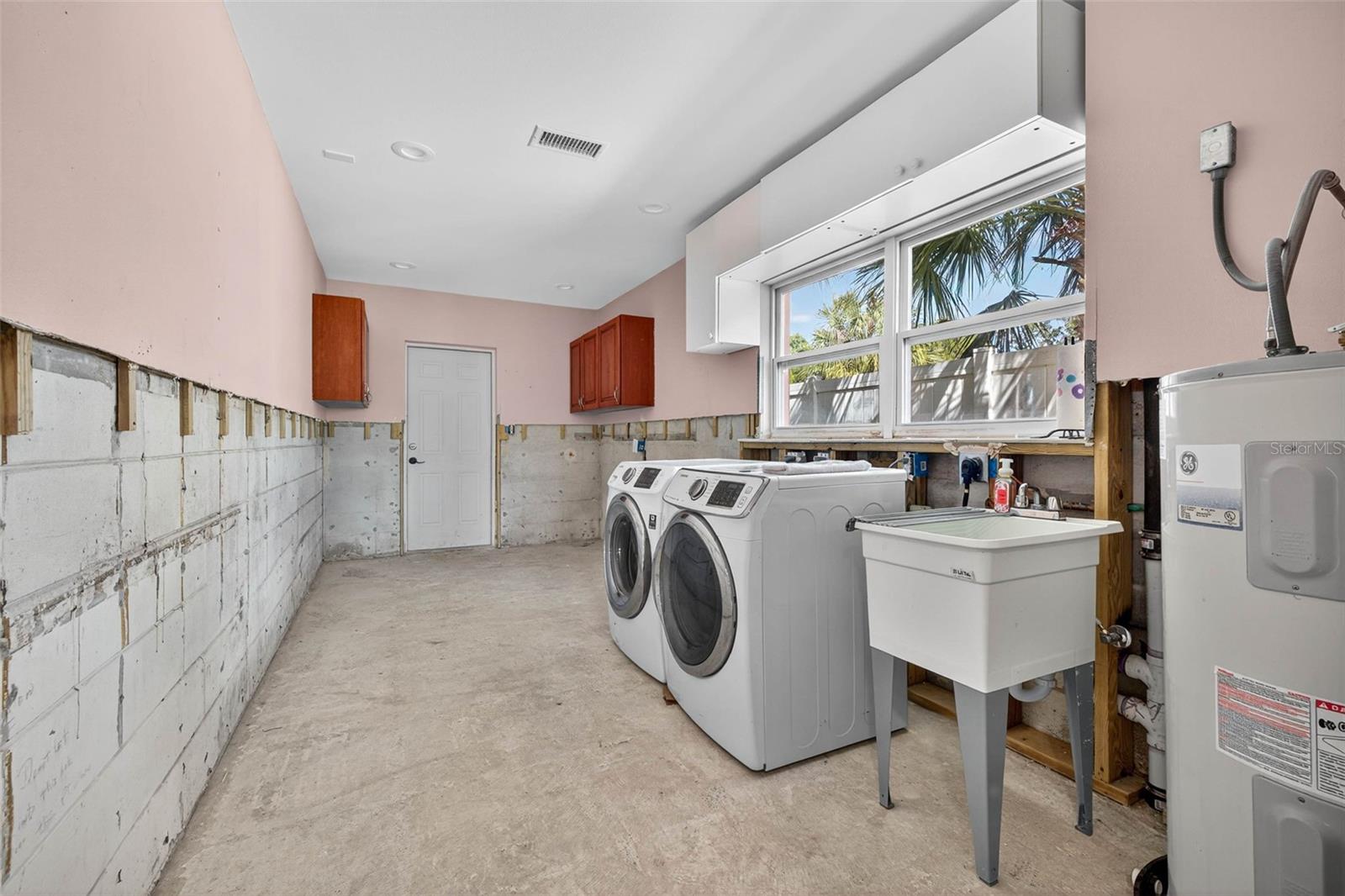 Listing photo id 20 for 783 Placido Way Ne