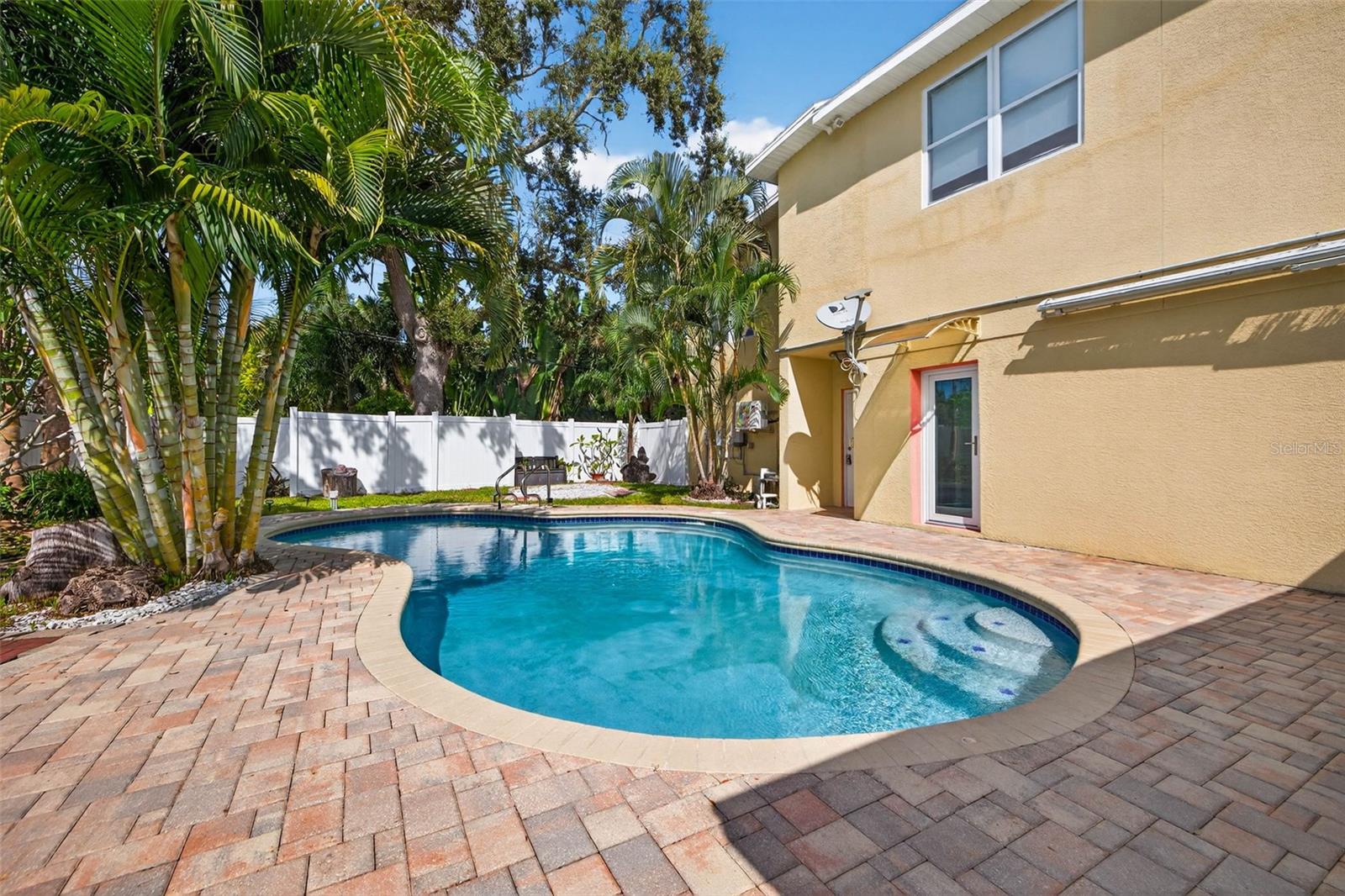 Listing photo id 22 for 783 Placido Way Ne