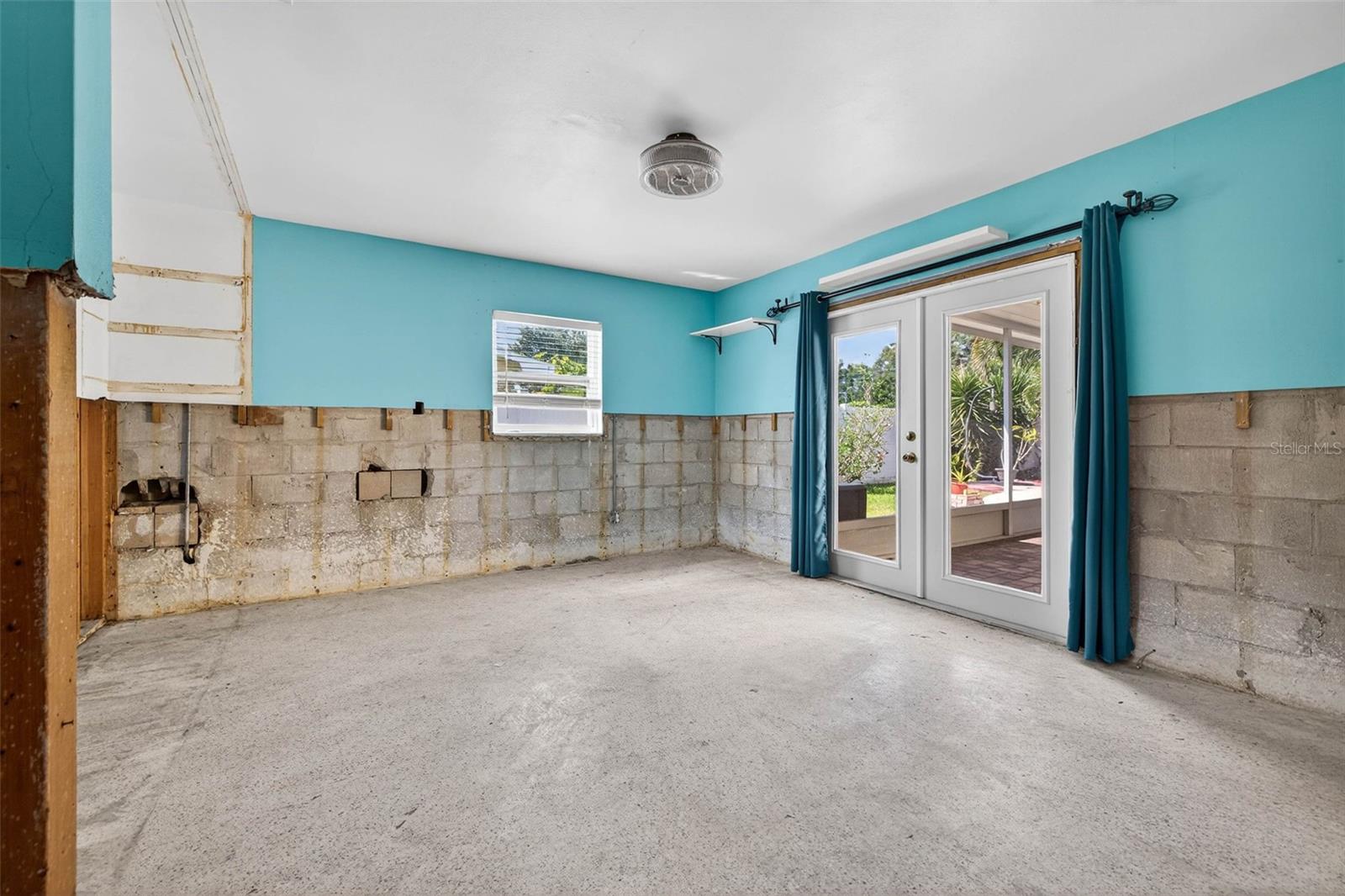 Listing photo id 25 for 783 Placido Way Ne