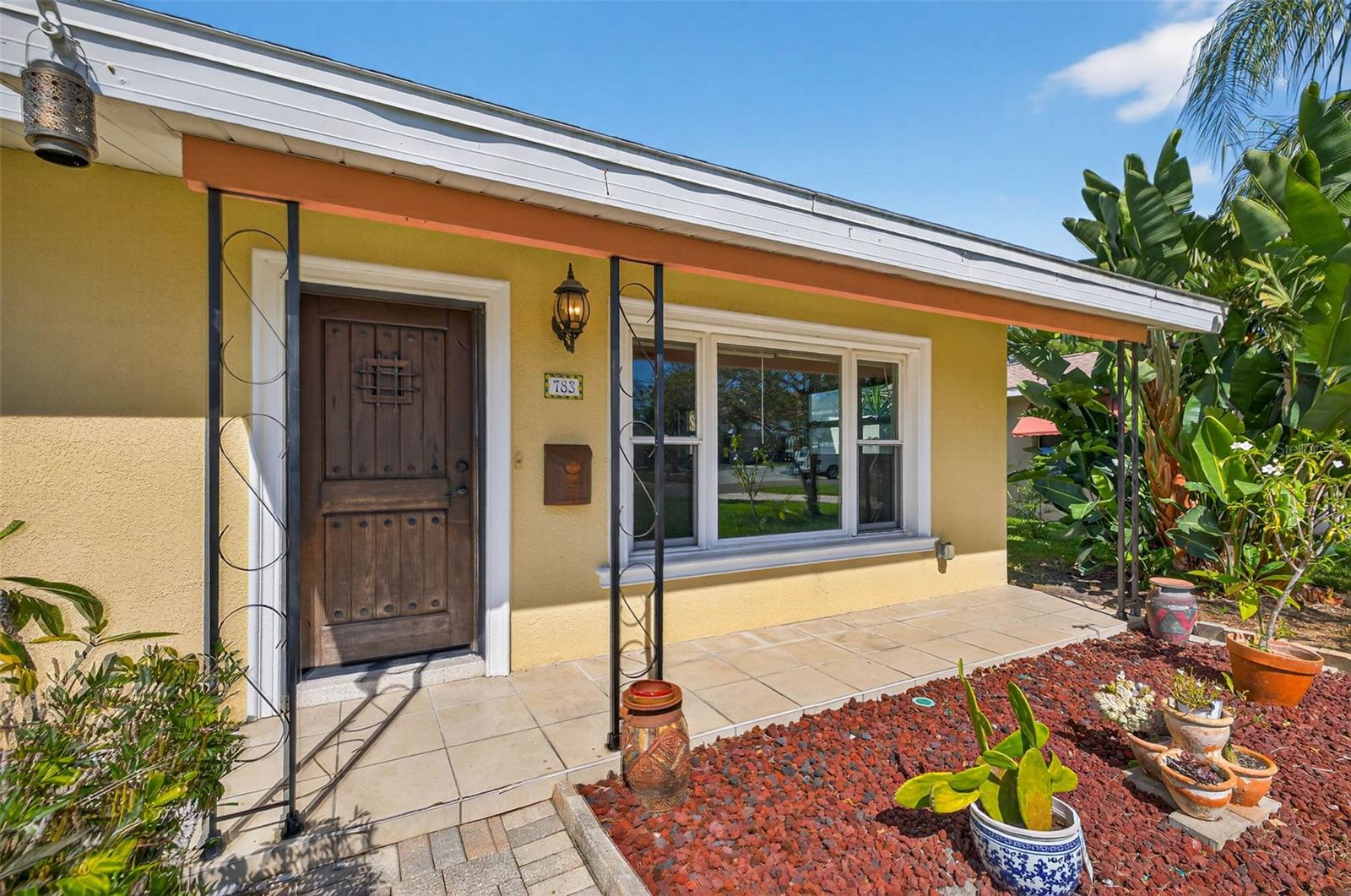 Listing photo id 1 for 783 Placido Way Ne