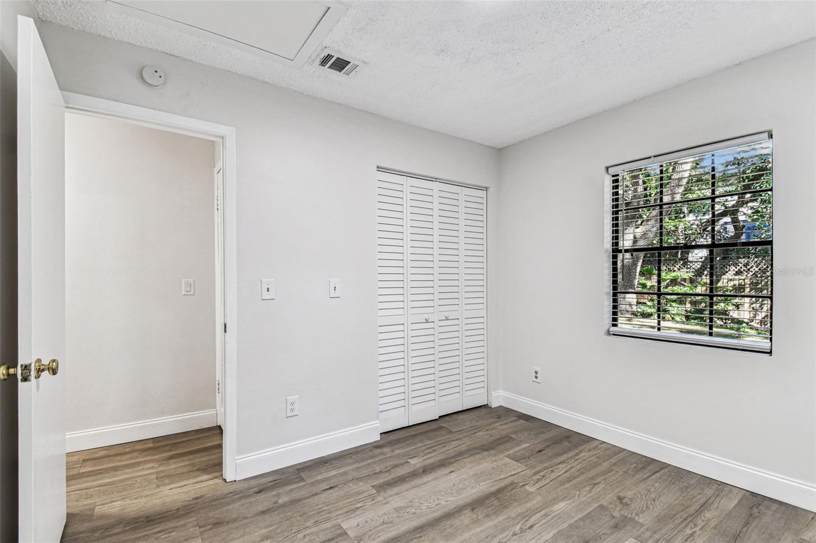 Image 21 of 26 For 6114 Elkins Avenue