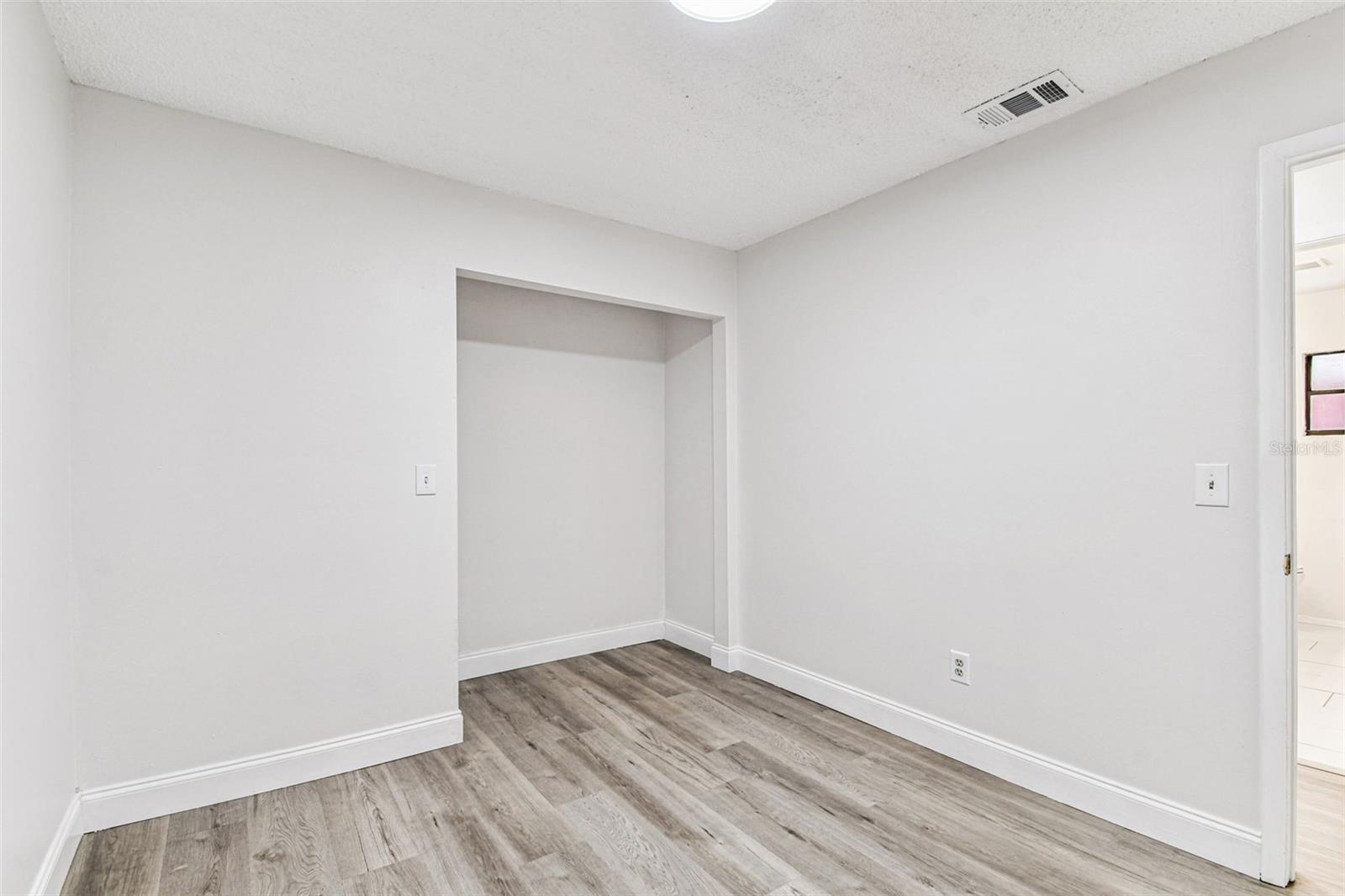 Image 22 of 26 For 6114 Elkins Avenue