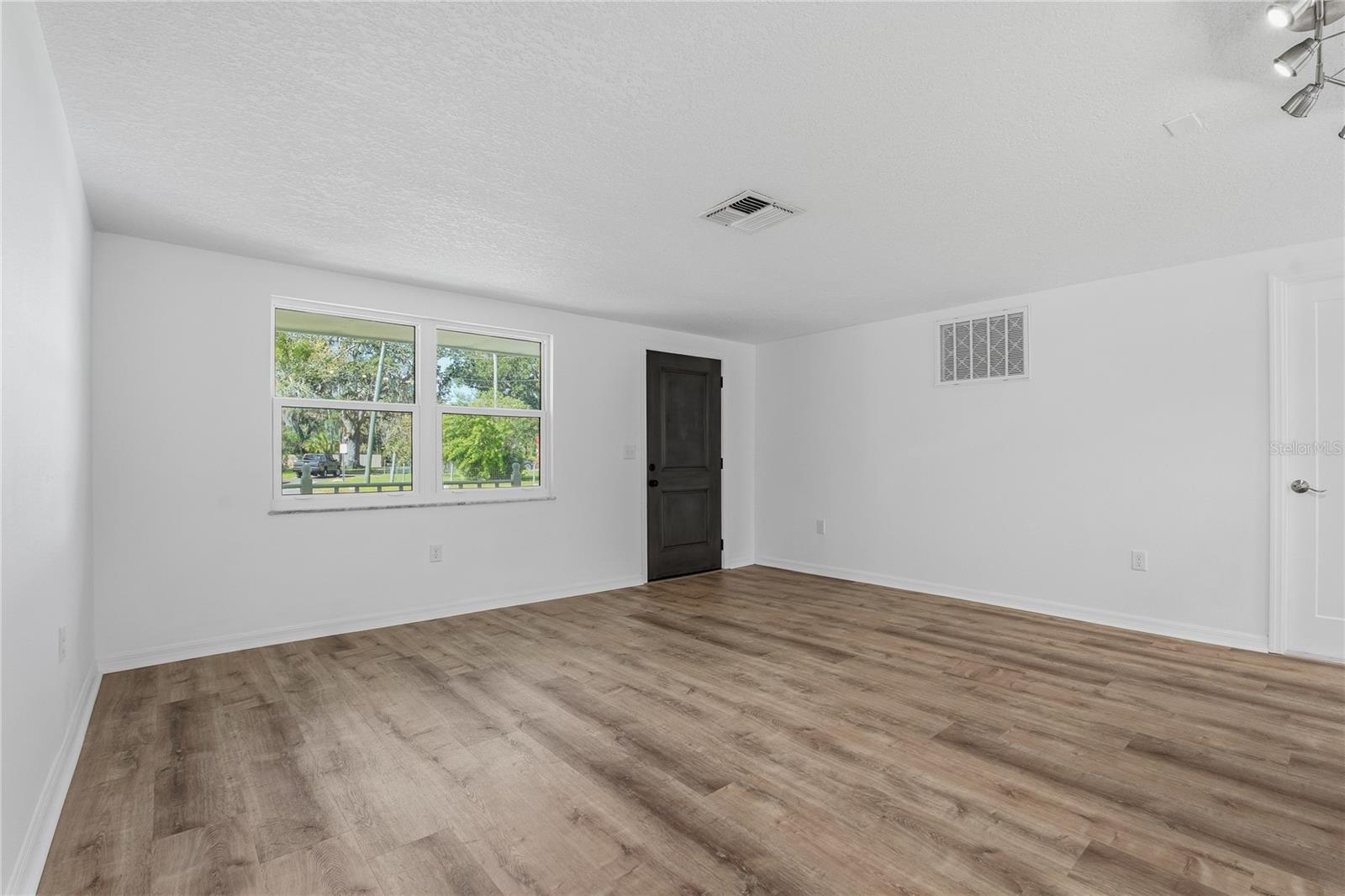 Image 10 of 41 For 4602 Ontario Drive
