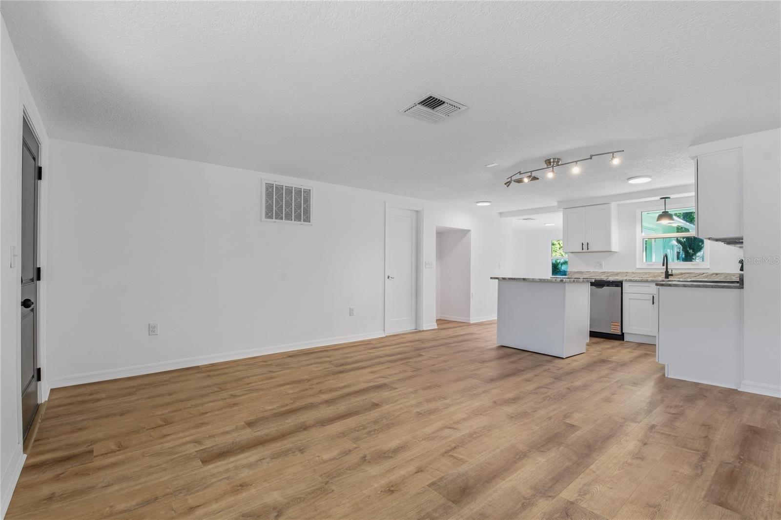 Image 11 of 41 For 4602 Ontario Drive