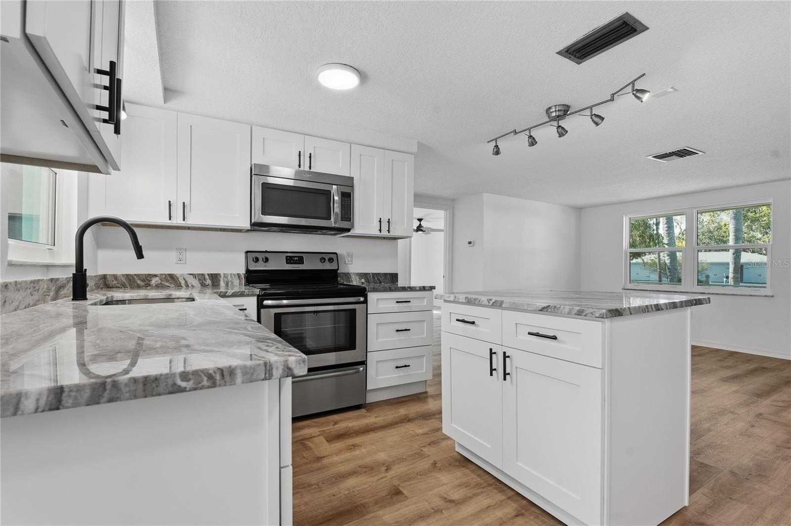 Image 14 of 41 For 4602 Ontario Drive