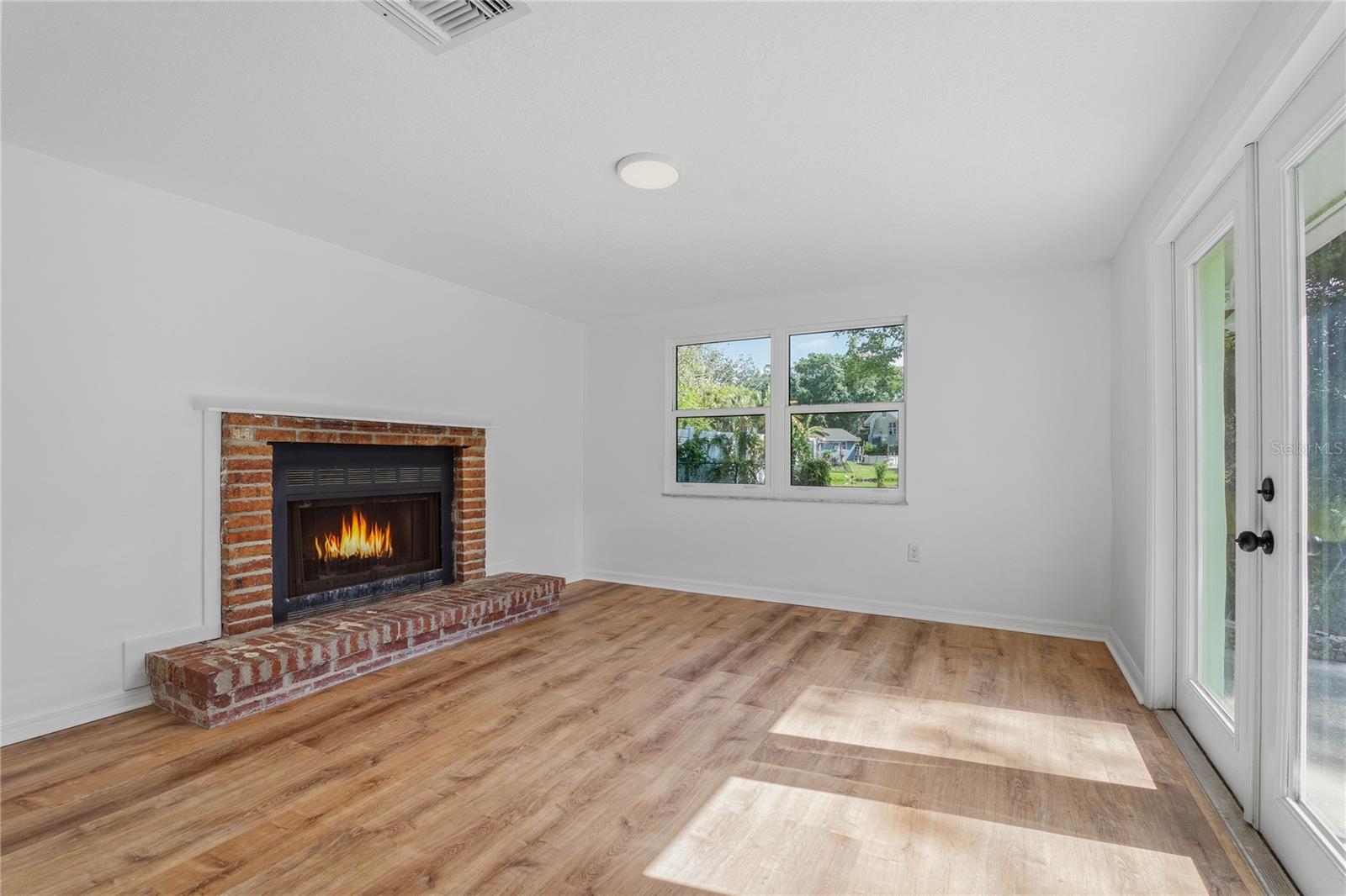 Image 20 of 41 For 4602 Ontario Drive