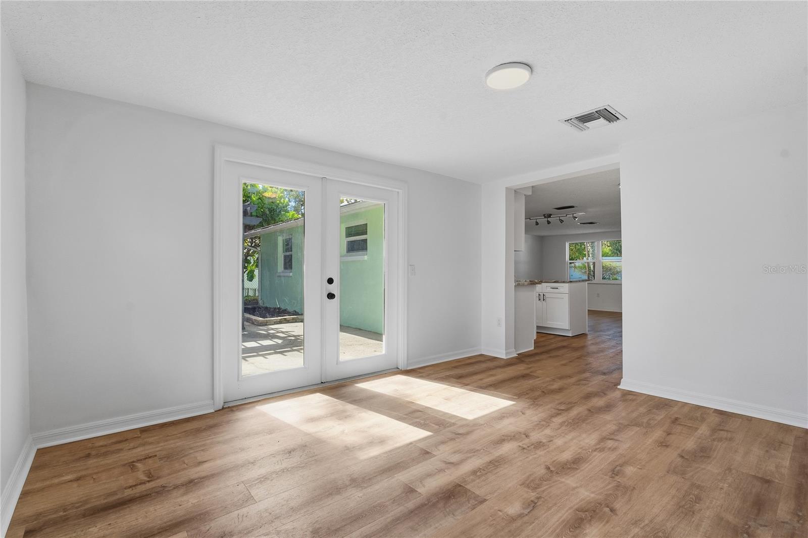 Image 22 of 41 For 4602 Ontario Drive