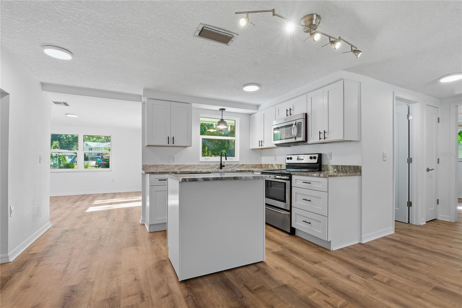 Image 3 of 41 For 4602 Ontario Drive