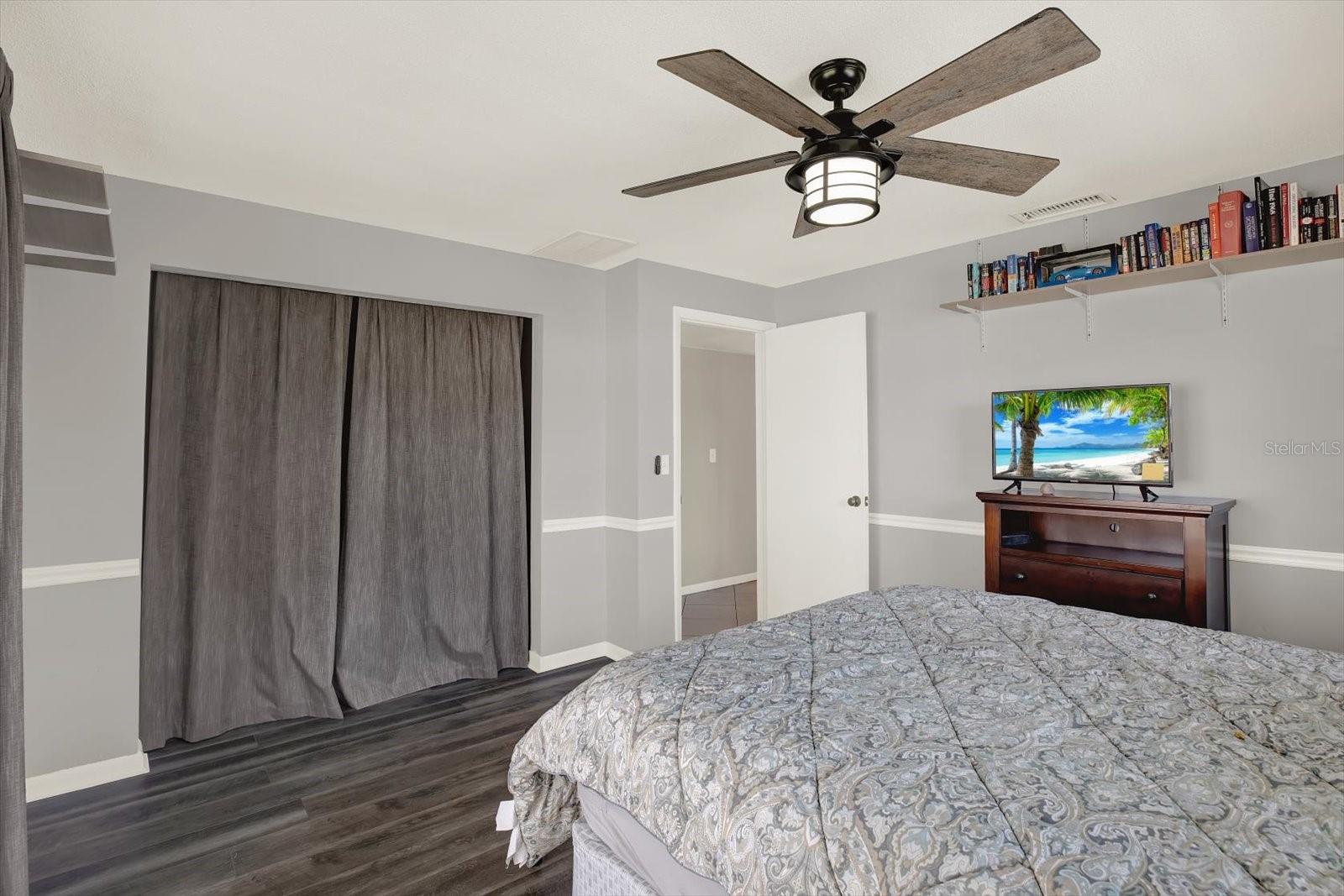 Image 17 of 31 For 11551 119th Terrace