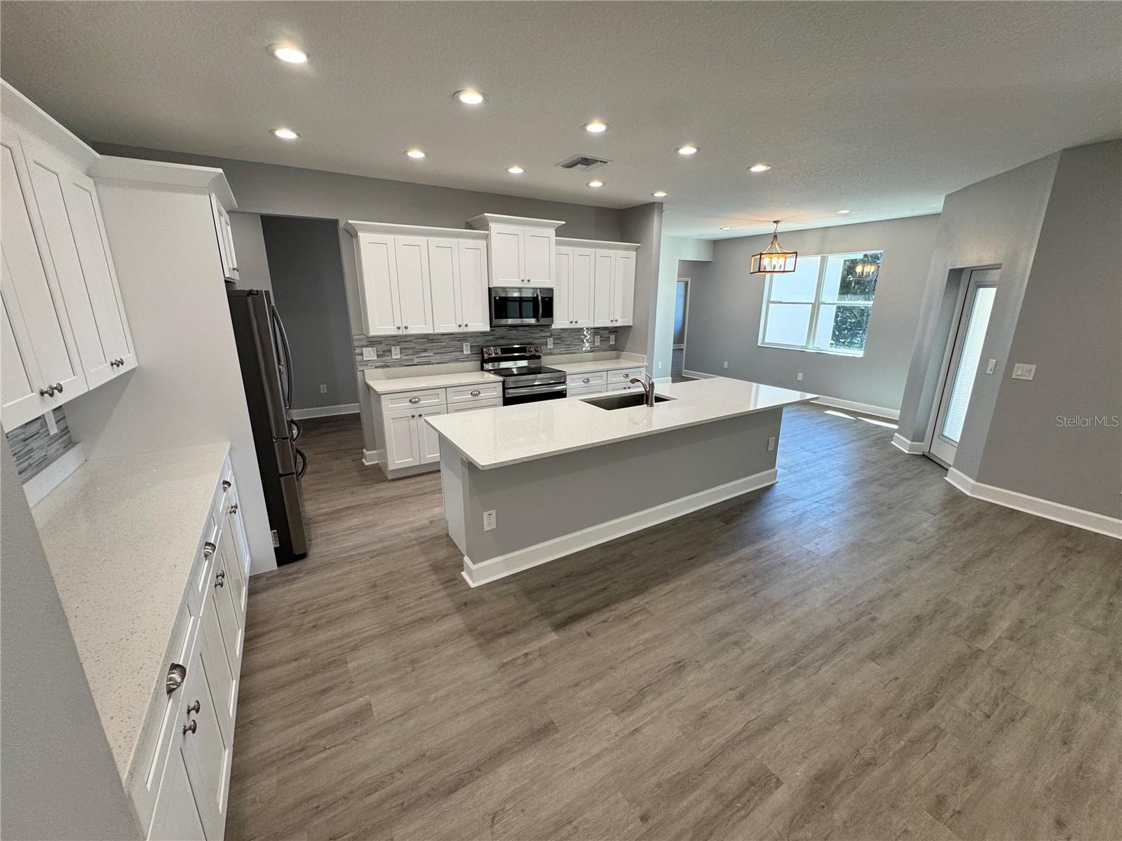 Image 17 of 71 For 13733 10th Street