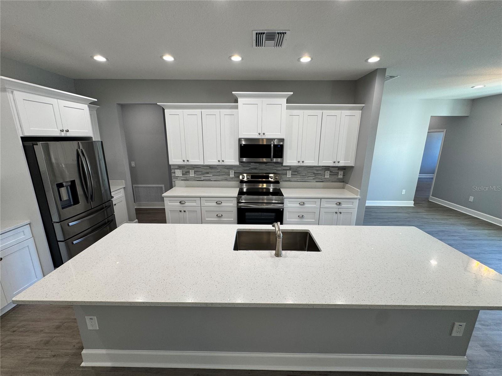 Image 22 of 71 For 13733 10th Street