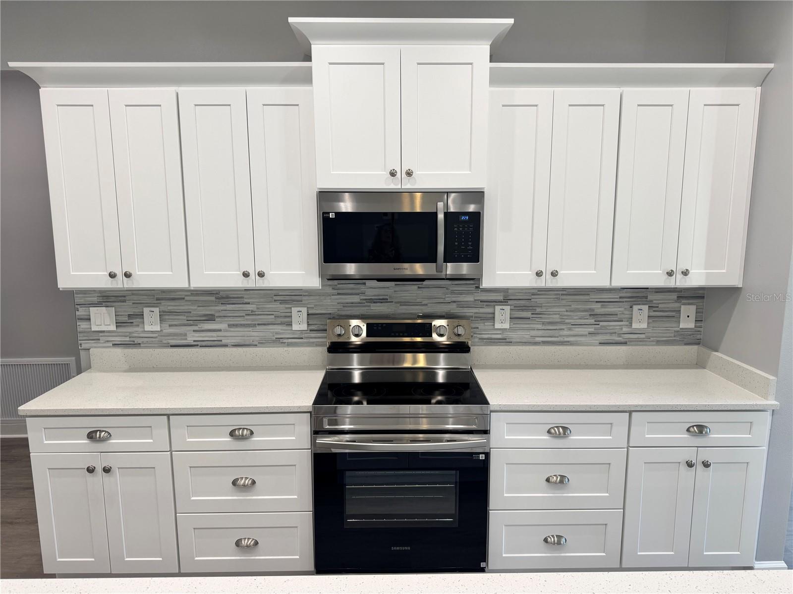 Image 23 of 71 For 13733 10th Street