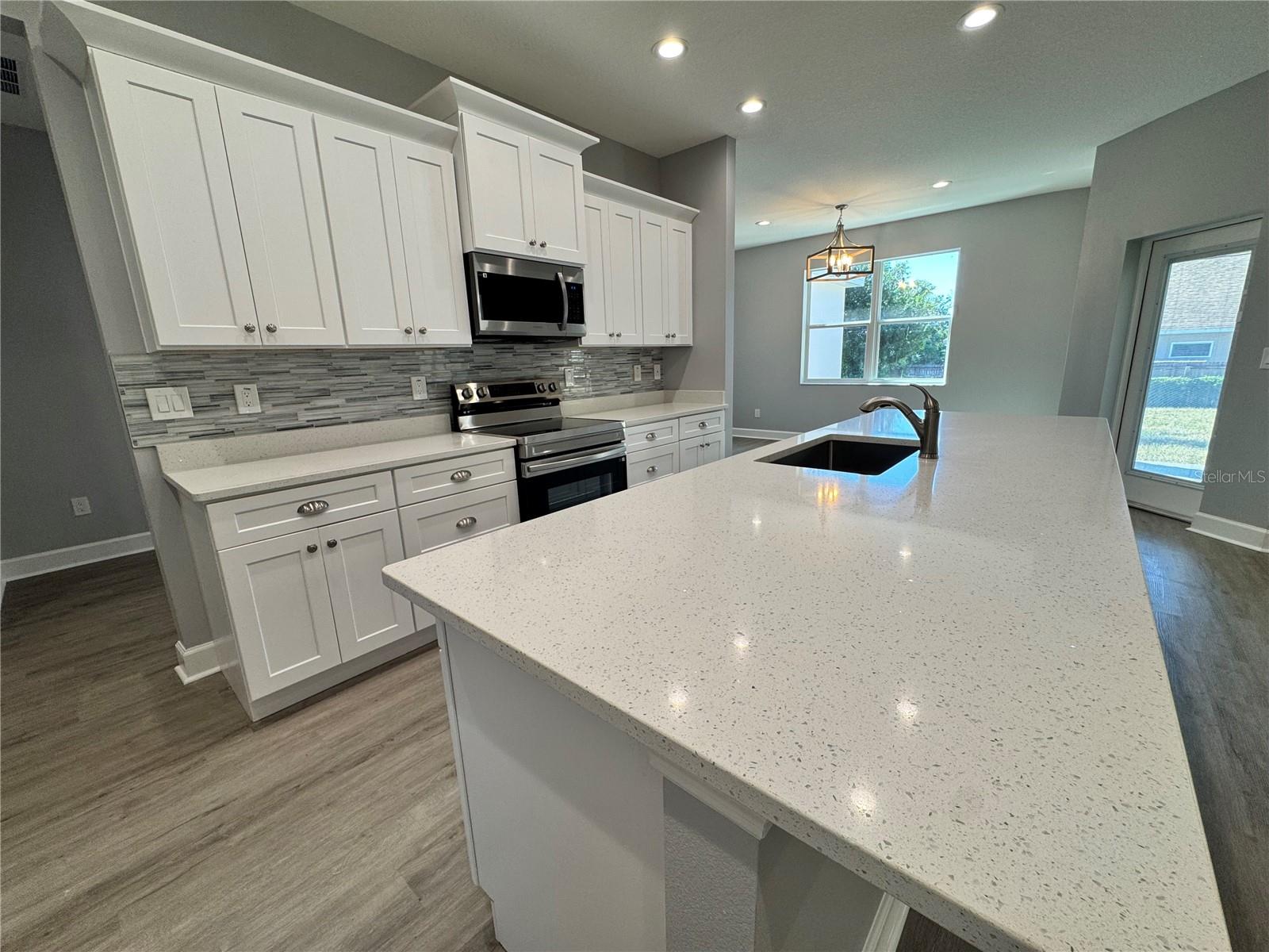 Image 26 of 71 For 13733 10th Street