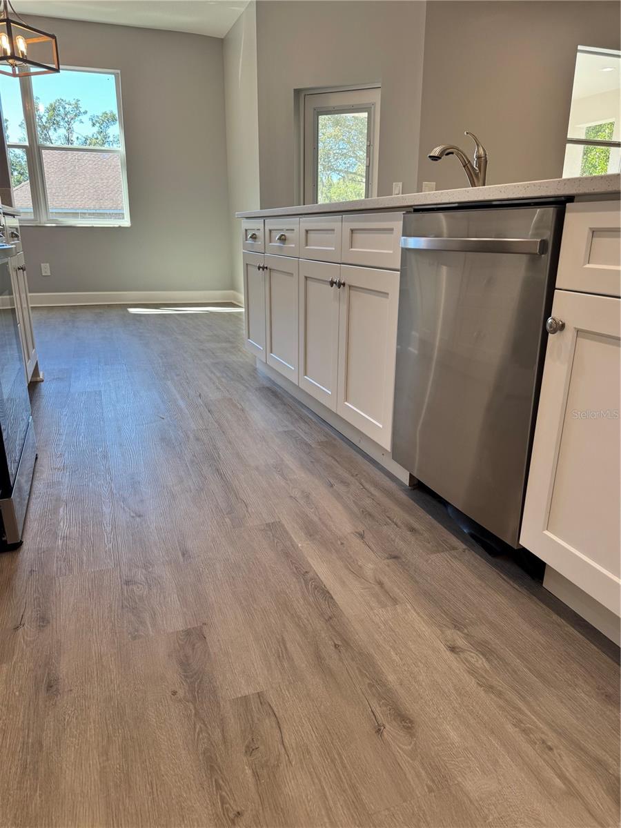 Image 29 of 71 For 13733 10th Street