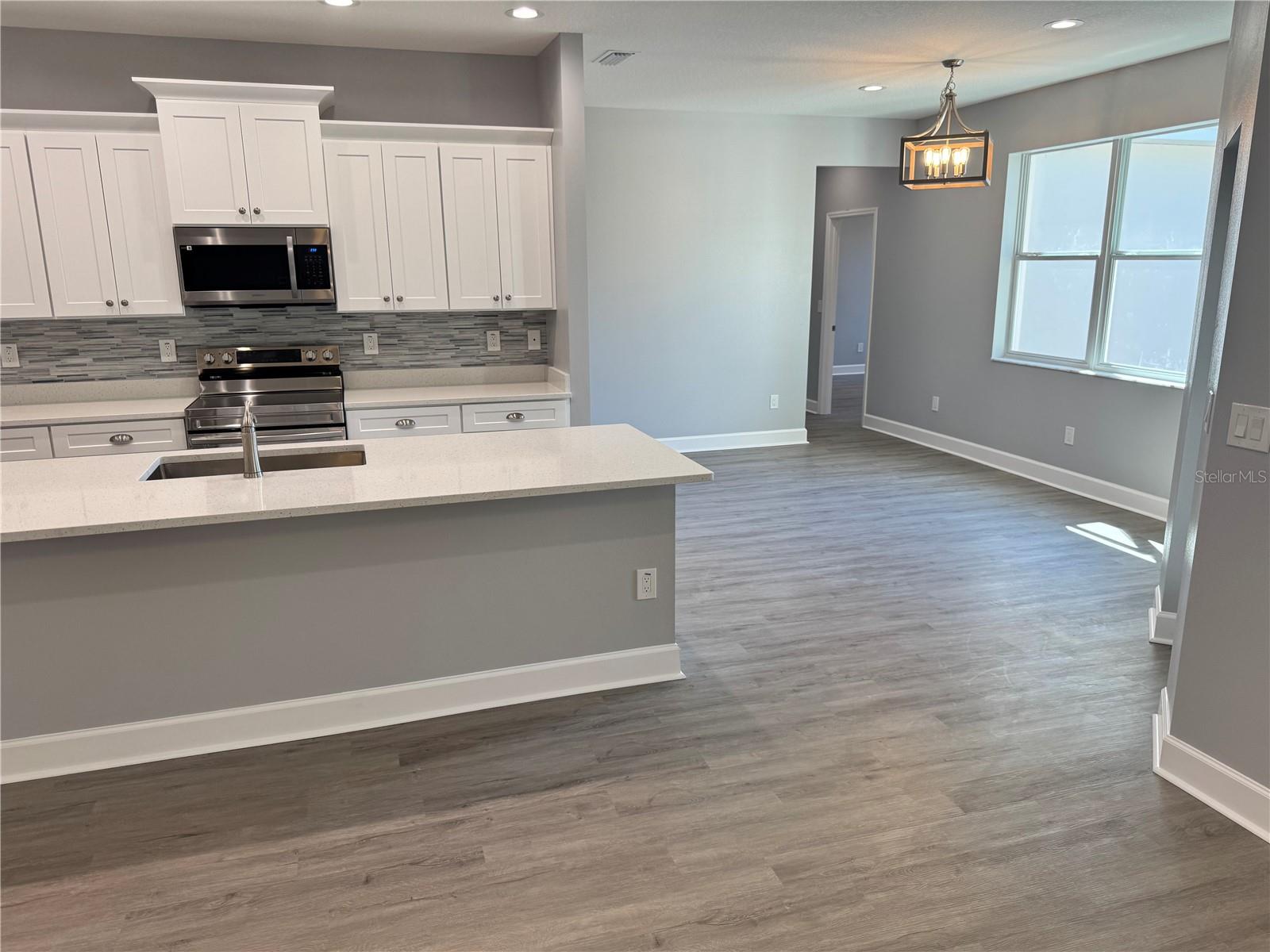 Image 32 of 71 For 13733 10th Street