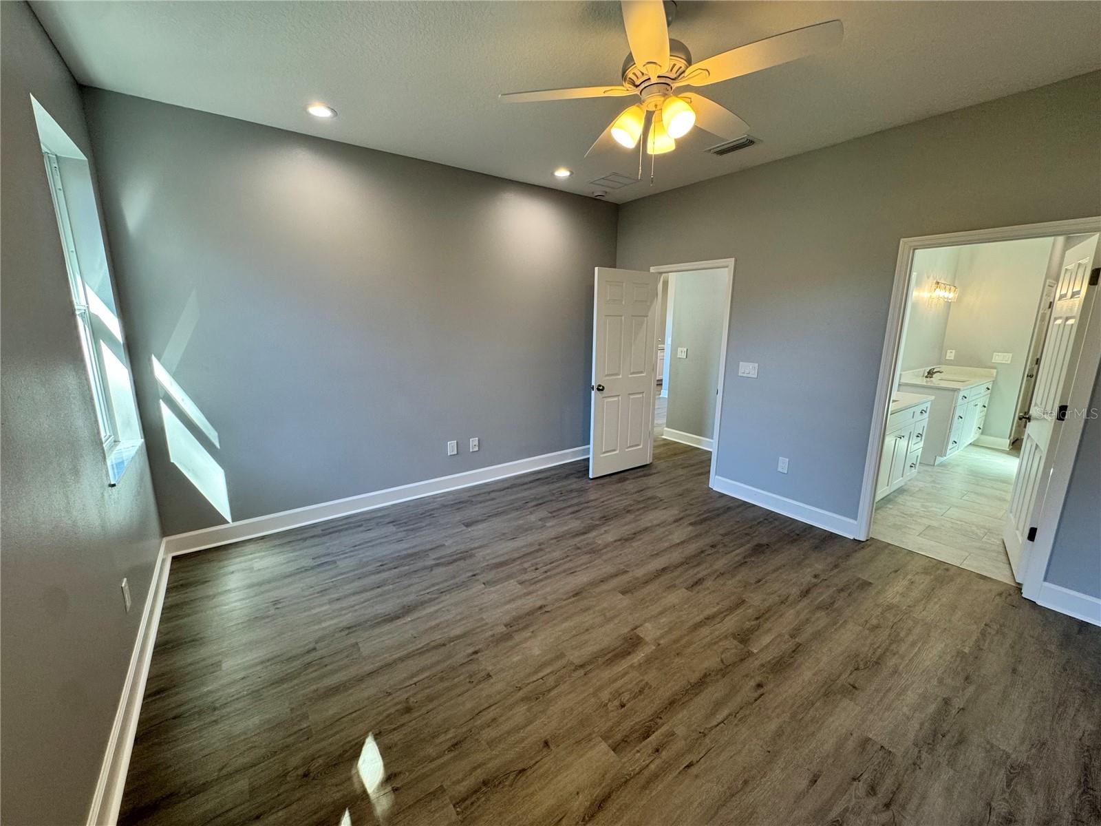 Image 35 of 71 For 13733 10th Street