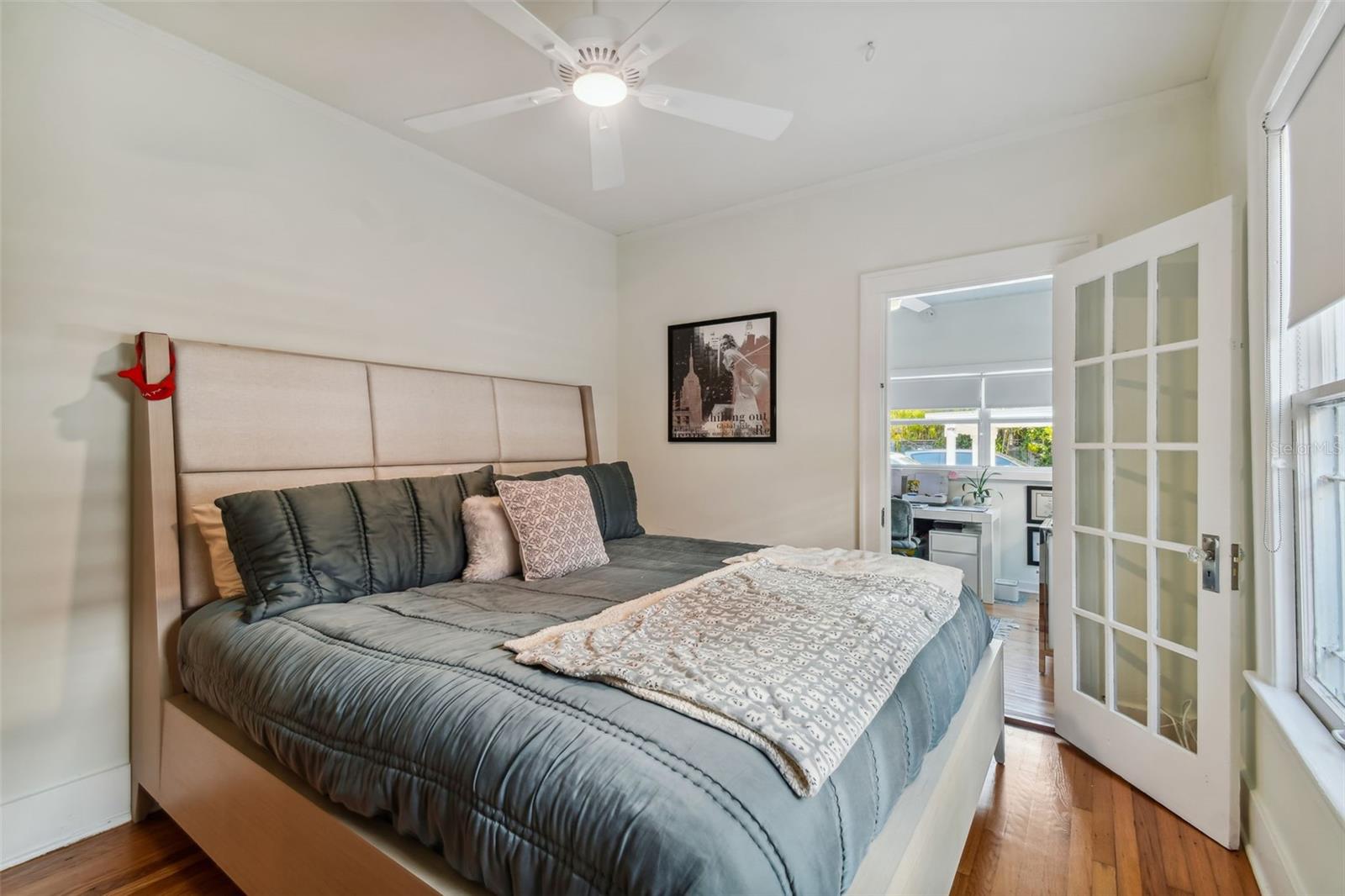 Image 27 of 33 For 2111 Southview Avenue A