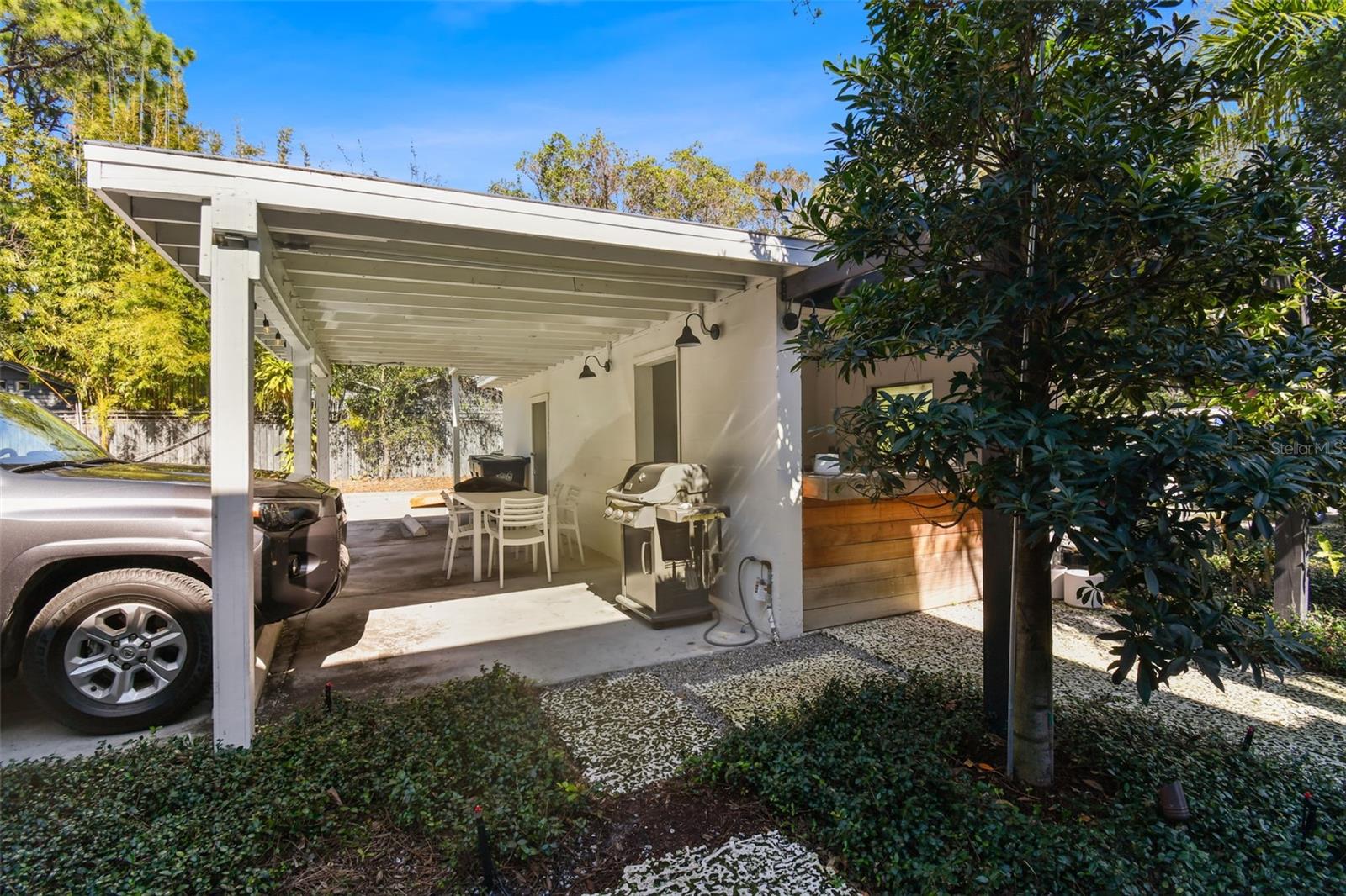 Image 29 of 33 For 2111 Southview Avenue A