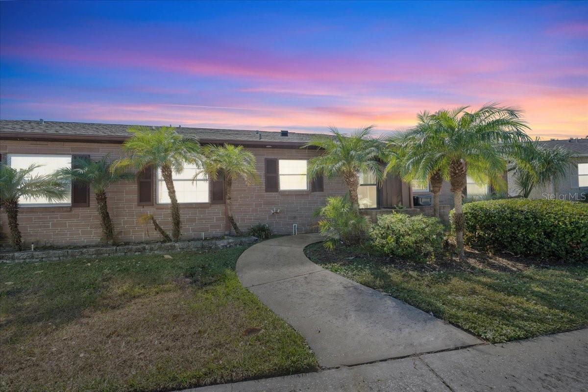 Listing photo id 0 for 9519 Fieldview Circle 9519