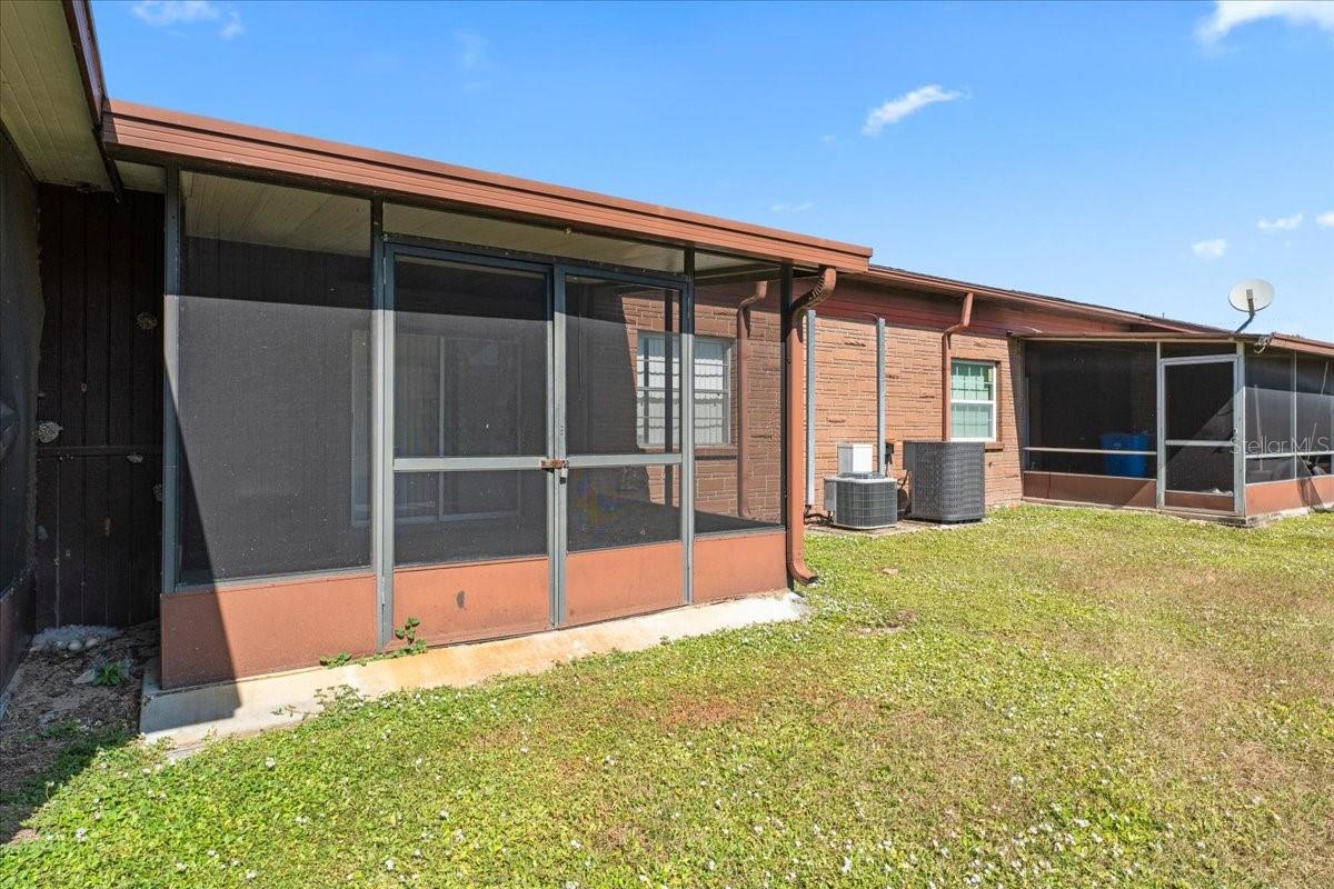 Listing photo id 23 for 9519 Fieldview Circle 9519