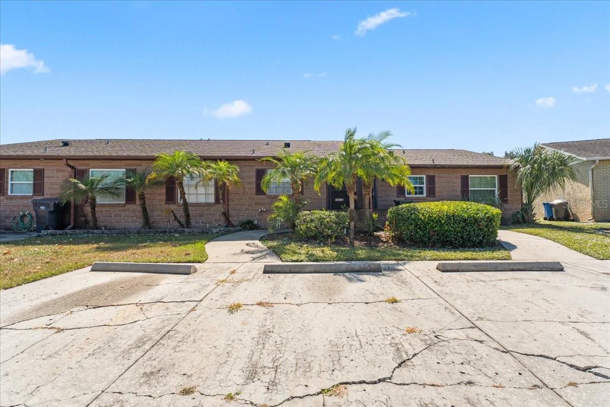 Listing photo id 1 for 9519 Fieldview Circle 9519