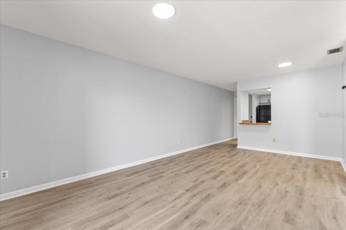 Listing photo id 7 for 9519 Fieldview Circle 9519