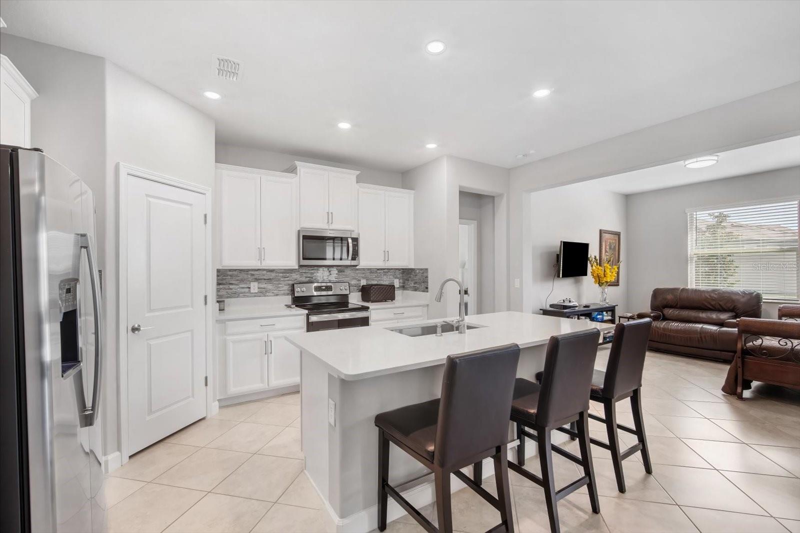 Image 17 of 39 For 31707 Magna Gulf Loop