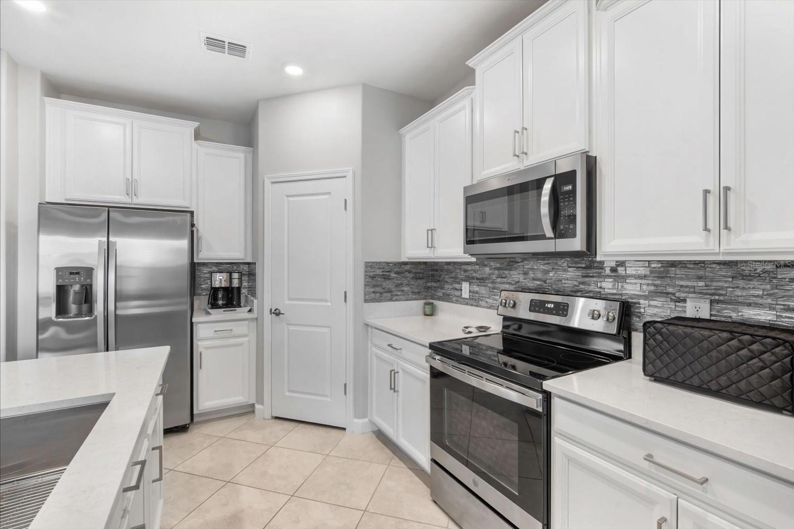 Image 19 of 39 For 31707 Magna Gulf Loop