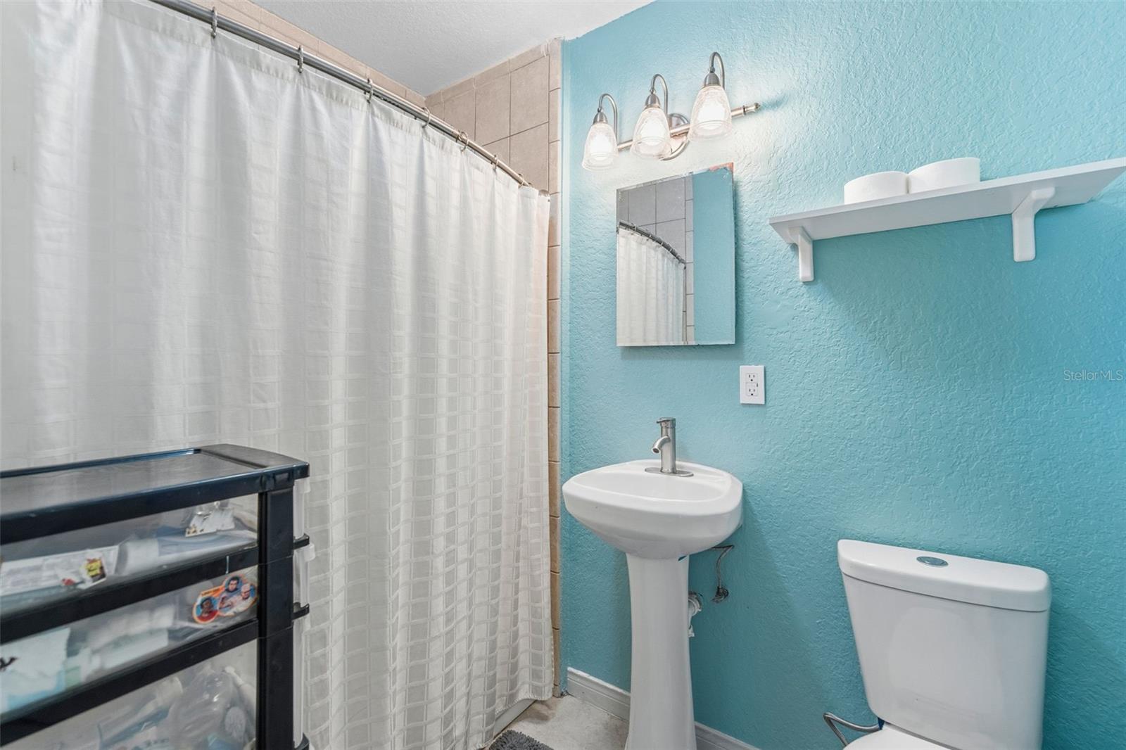 Image 12 of 29 For 1485 Overlea Street