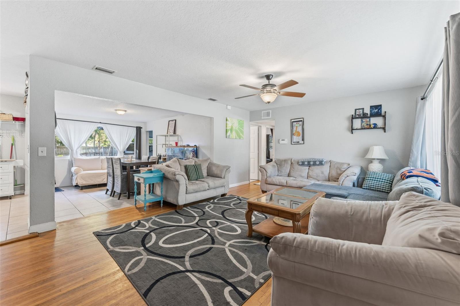 Image 2 of 29 For 1485 Overlea Street