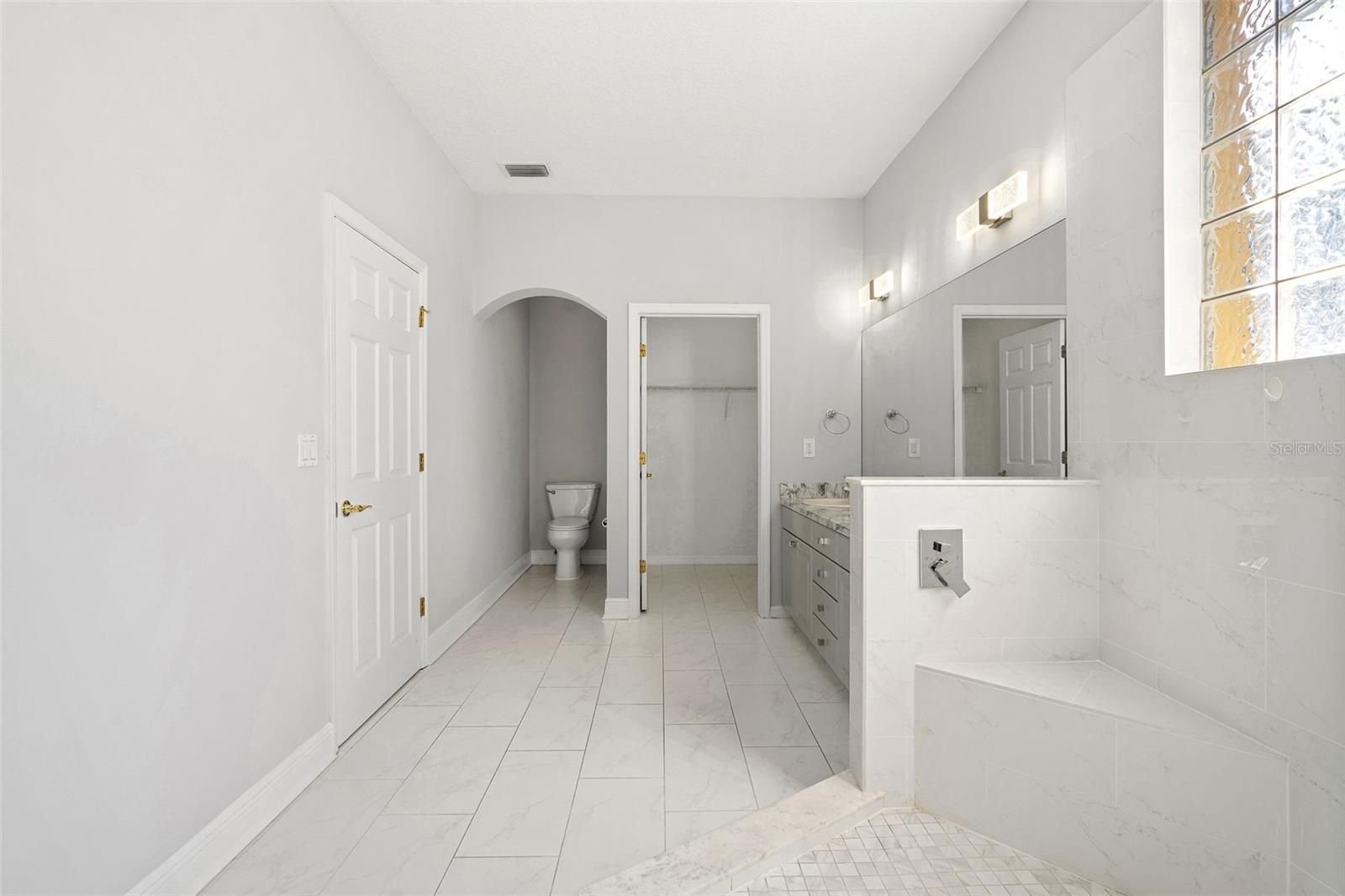 Image 21 of 48 For 490 Woodland Drive
