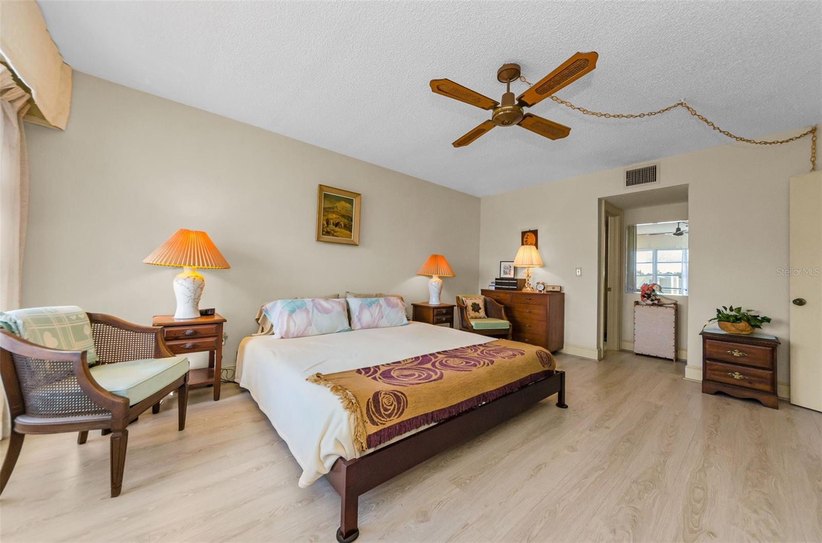 Image 11 of 25 For 131 Bluff View Drive 308