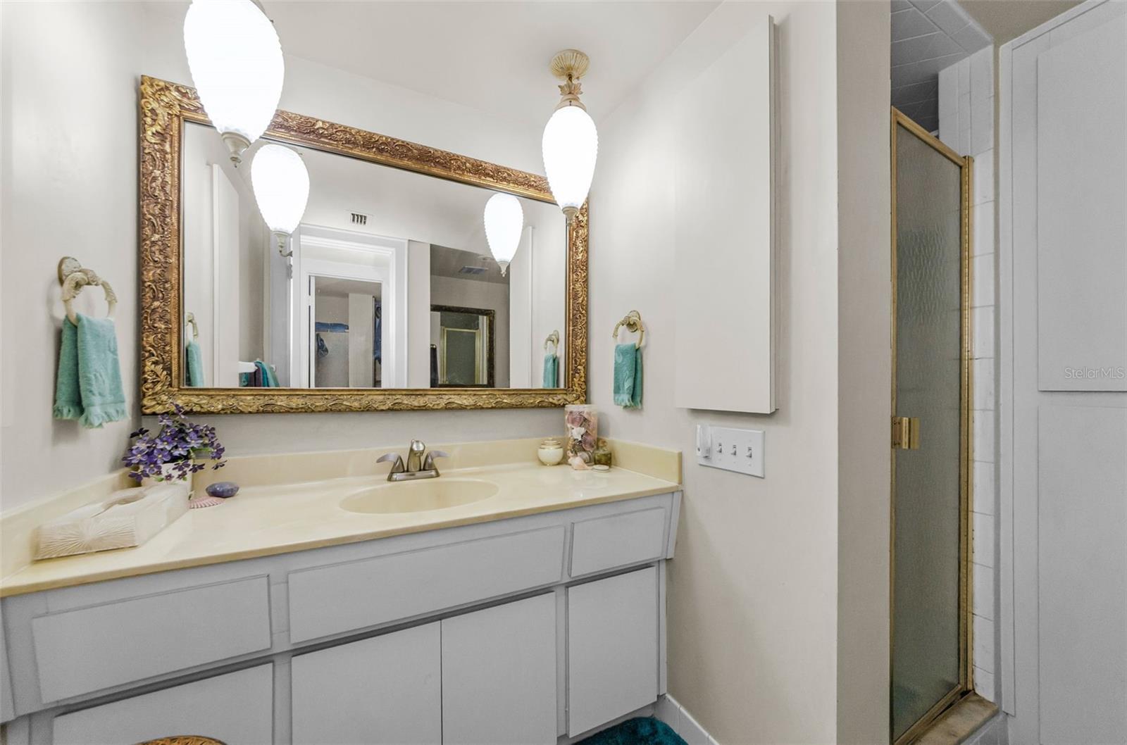 Image 12 of 25 For 131 Bluff View Drive 308