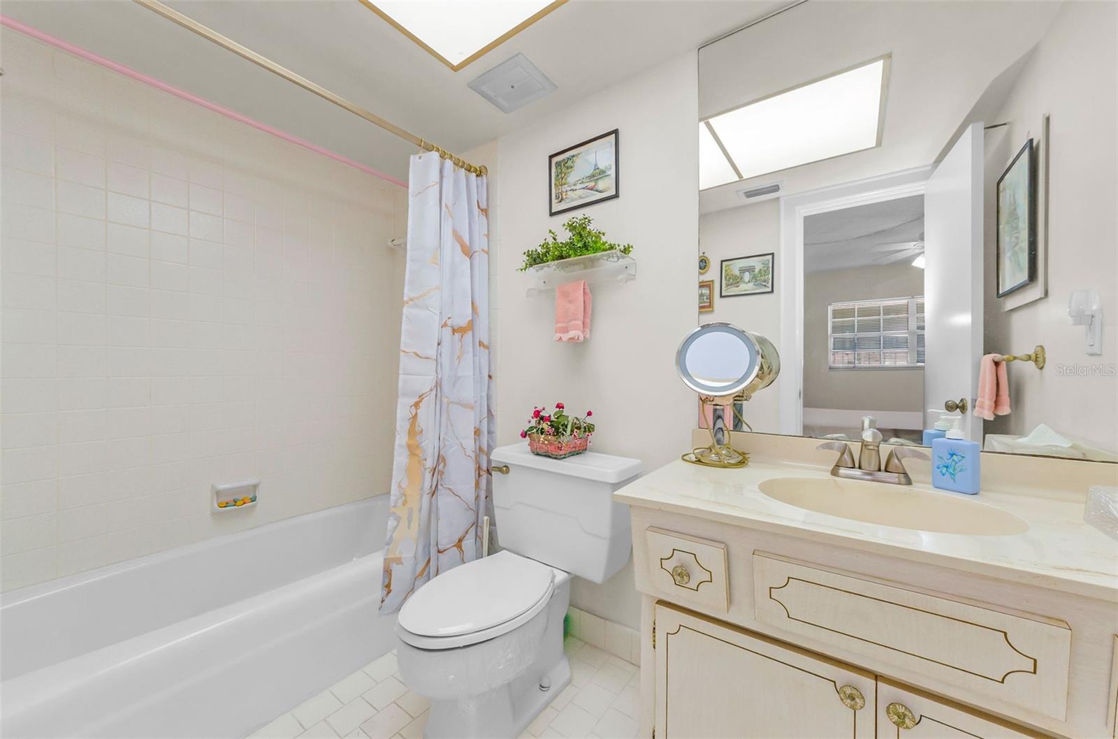 Image 15 of 25 For 131 Bluff View Drive 308