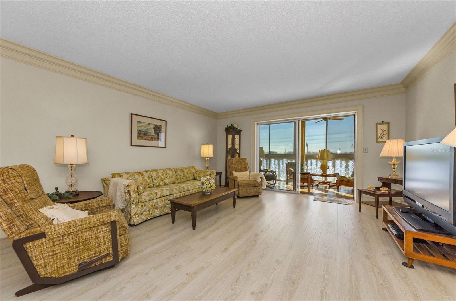 Image 2 of 25 For 131 Bluff View Drive 308