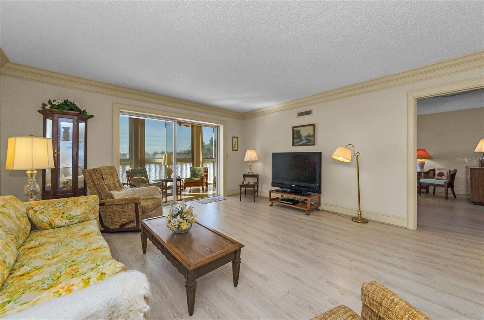 Image 3 of 25 For 131 Bluff View Drive 308