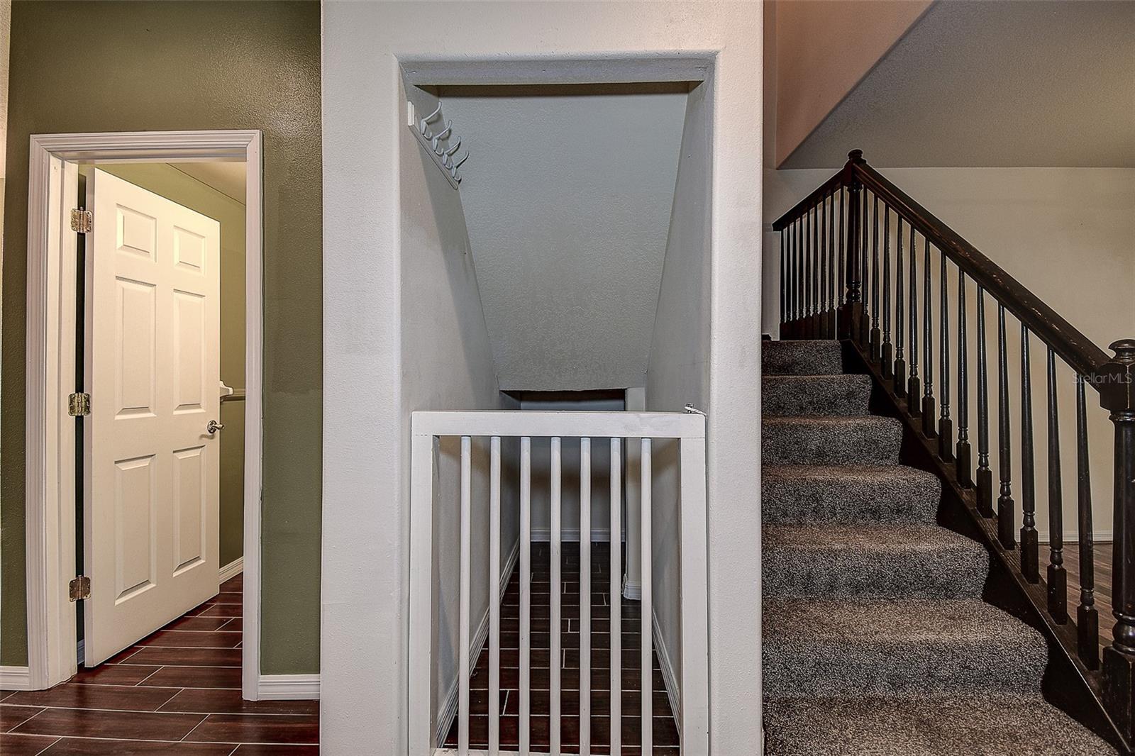 Image 19 of 41 For 914 Woodbridge Court