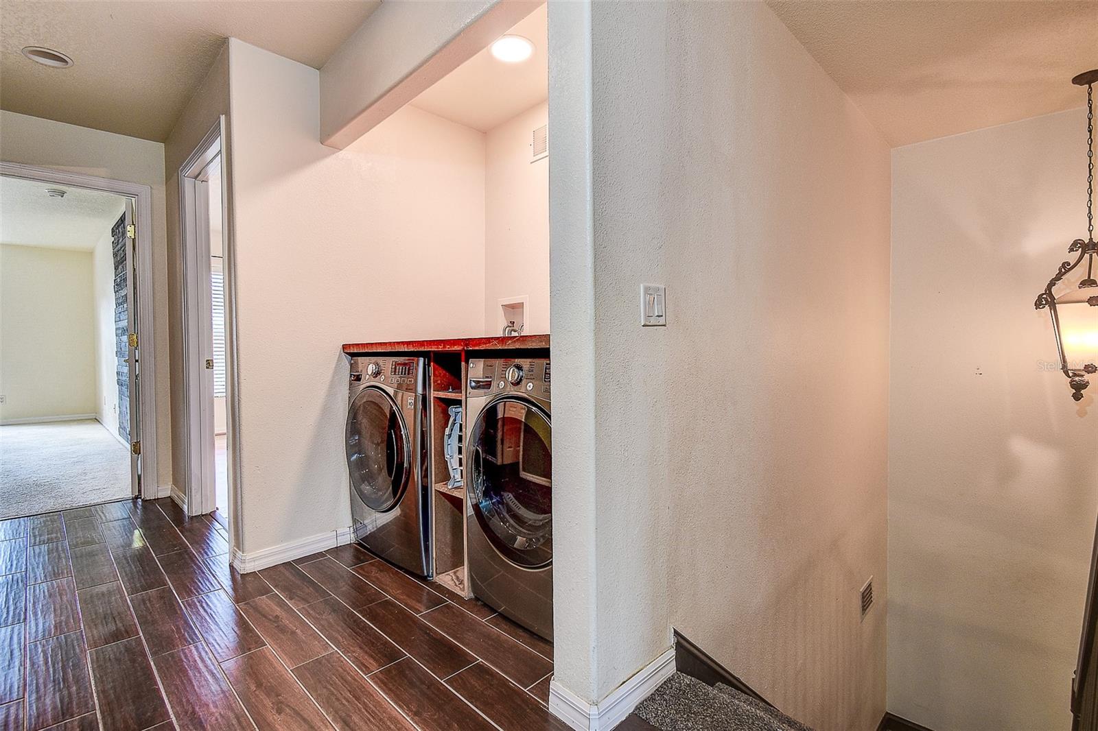 Image 20 of 41 For 914 Woodbridge Court