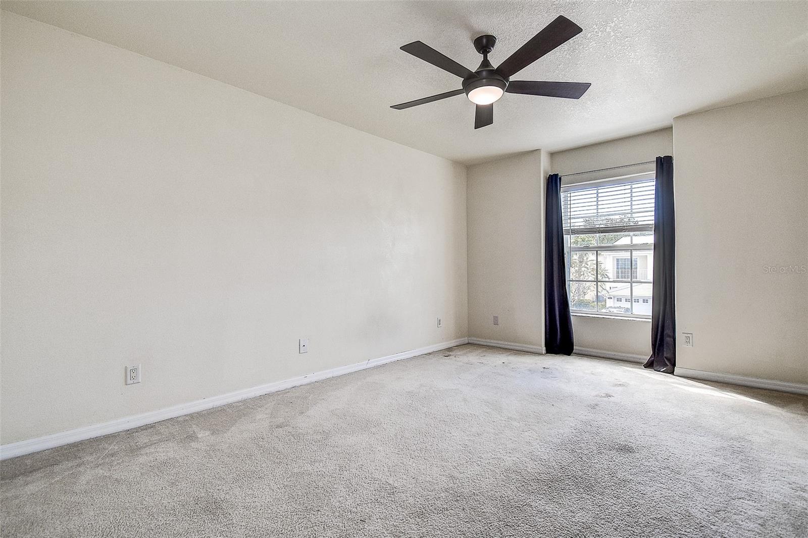 Image 29 of 41 For 914 Woodbridge Court