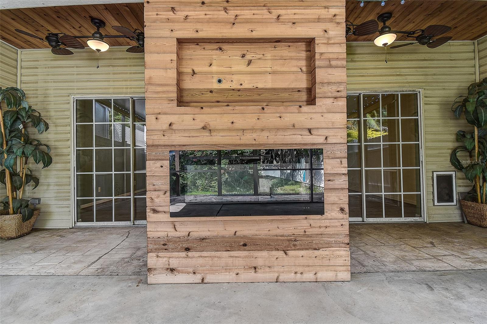 Image 36 of 41 For 914 Woodbridge Court