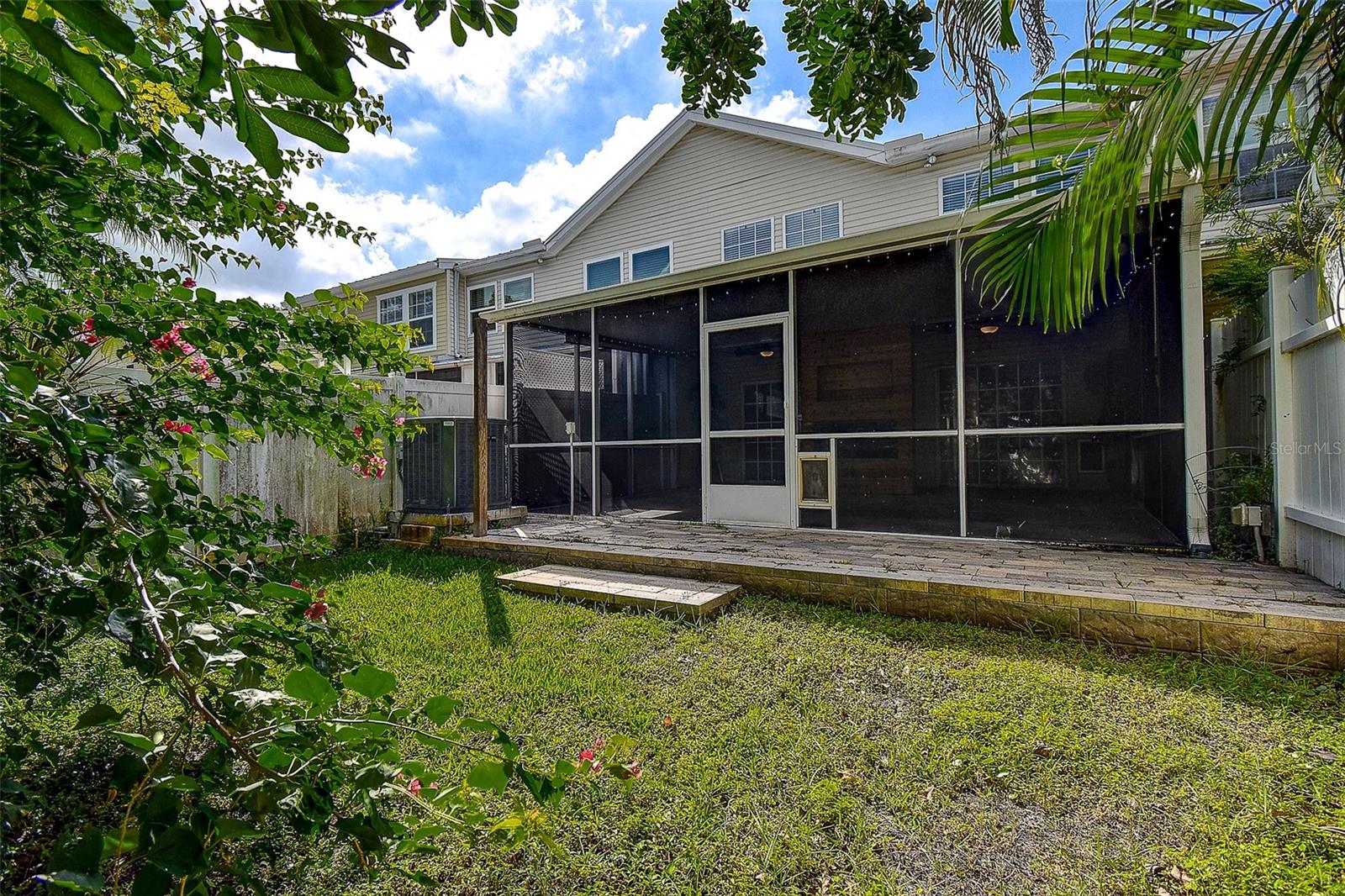 Image 37 of 41 For 914 Woodbridge Court