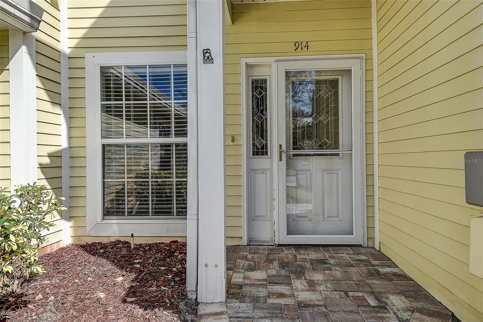 Image 4 of 41 For 914 Woodbridge Court