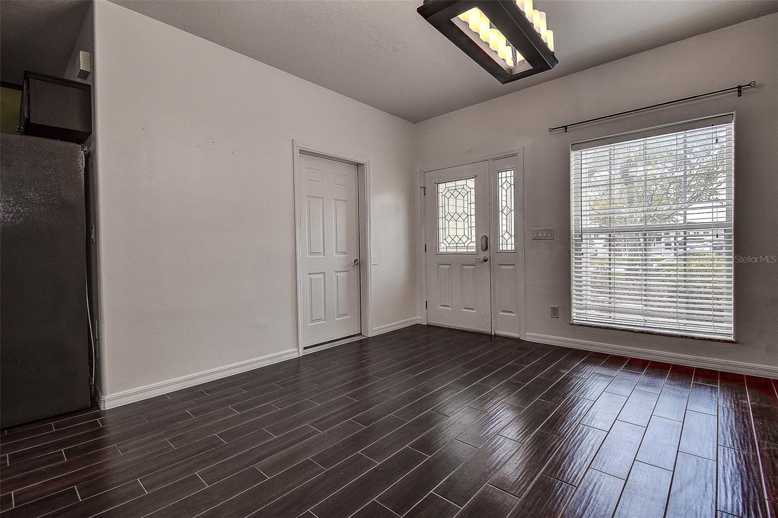 Image 8 of 41 For 914 Woodbridge Court