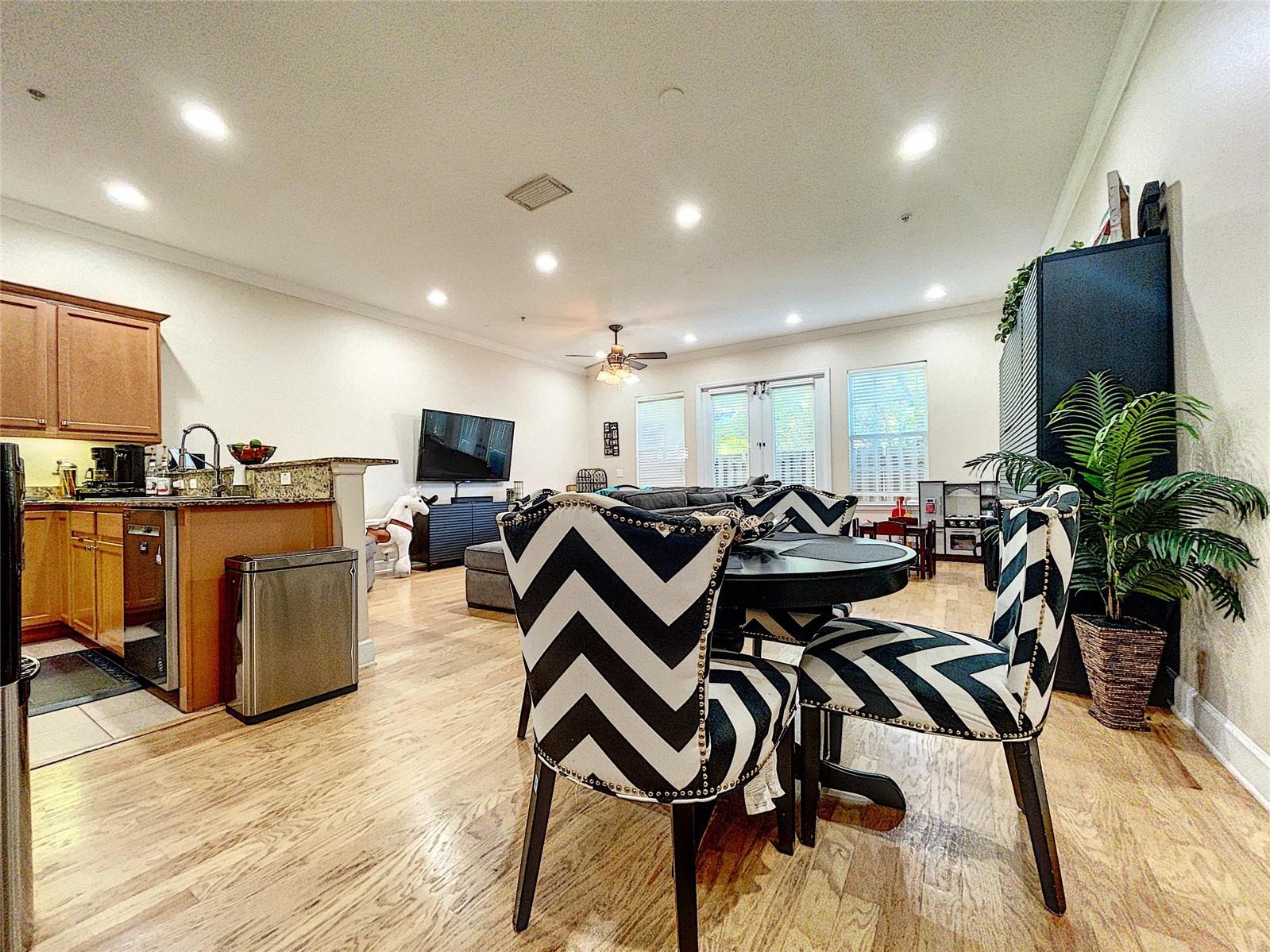 Image 16 of 53 For 3210 Horatio Street 10