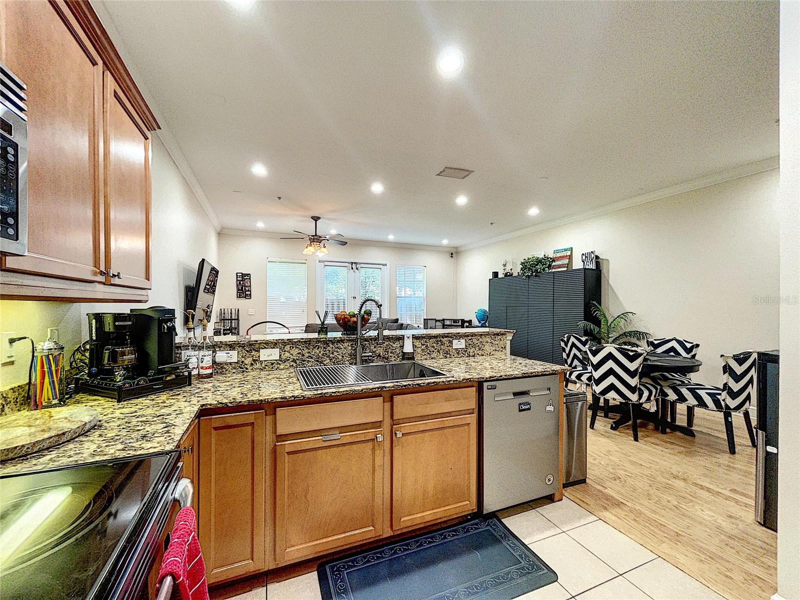 Image 19 of 53 For 3210 Horatio Street 10
